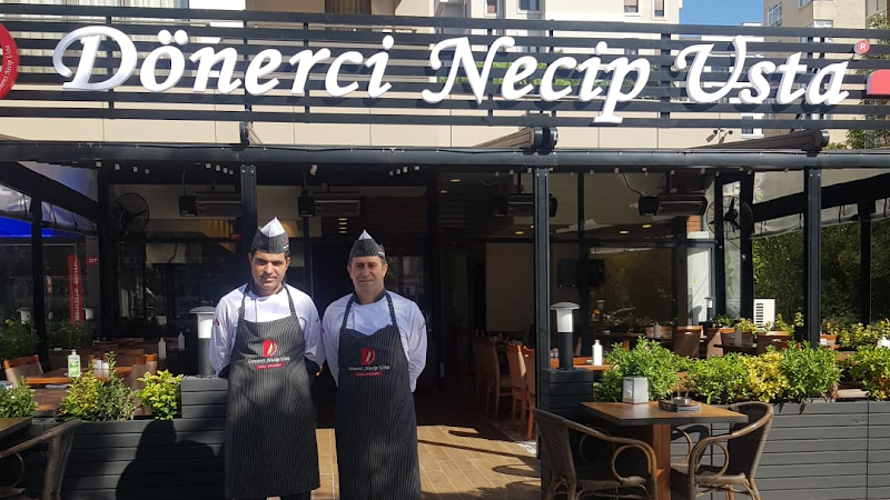 Dönerci Necip Usta restoran fotoğrafı
