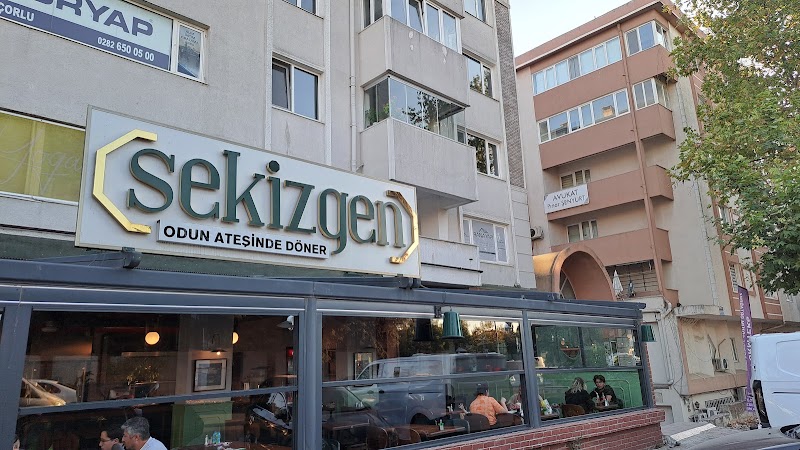 Sekizgen Odun Ateşinde Döner restoran fotoğrafı