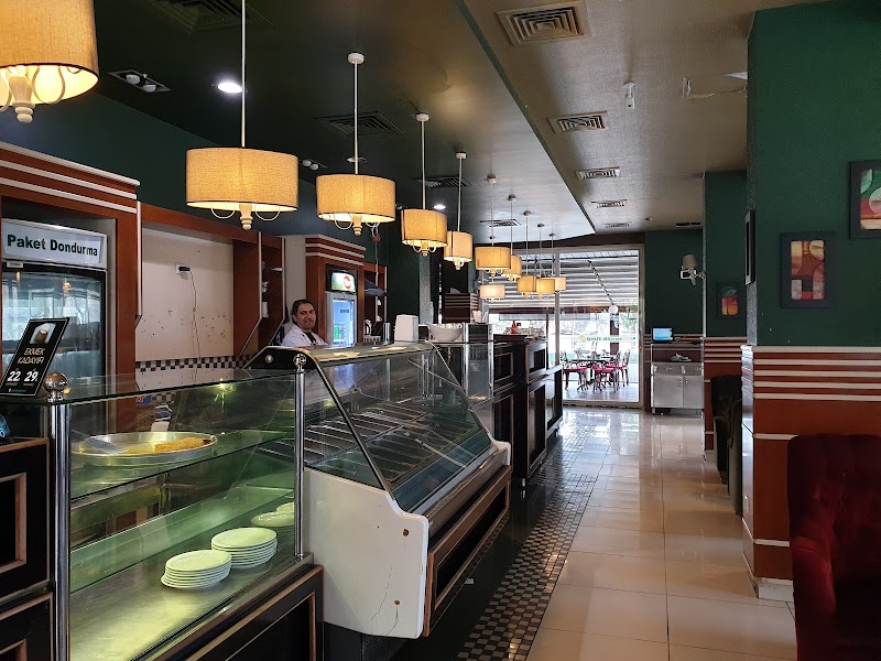 Ümit Döner Emek Şubesi restoran fotoğrafı